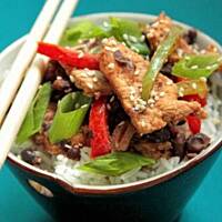 Wieprzowina smażona z czarną fasolą