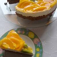 Tort owocowy na zimno z owocami