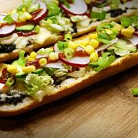 Zapiekanki z dodatkami