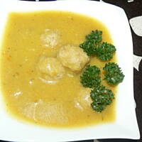 Krem z cukini z pulpecikami