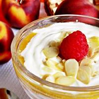 Deser brzoskwiniowy z jogurtem