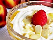 Fot. Mloda, Deser brzoskwiniowy z jogurtem