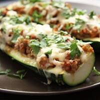 Cukinia faszerowana mięsem mielonym