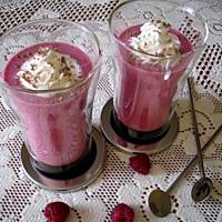 Pożywny koktajl malinowy