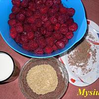 Pożywny koktajl malinowy