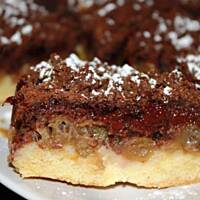 Kruche ciasto z agrestem i powidłami