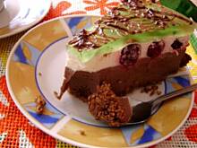 Fot. sylwiachmiel, Sernik na zimno z czekoladą, bitą śmietaną i galaretką