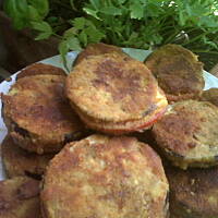 Baklazanowe kieszonki, nadziewane serem i pomidorami