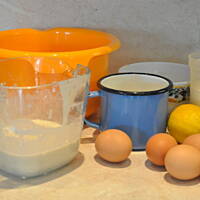 Placek drożdżowy z wiśniami i kruszonką