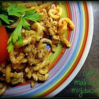 Ostry makaron migdałowy, czyli obiad w 18 minut