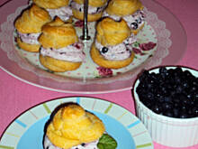 Fot. judik, Ptysie z kremem jagodowym