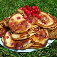 Puszyste chmurki z poziomkami