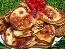 Fot. agf, Puszyste chmurki z poziomkami