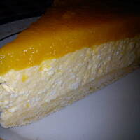 Sernik z białą czekoladą i musem brzoskwiniowym