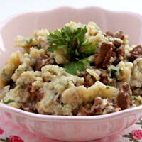 Gotowany pasztet jajeczny z wątróbką