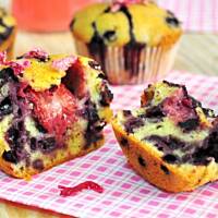 Jagodowe muffinki z niespodzianką