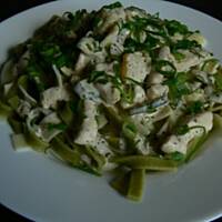 Ekspresowy makaron z kurczakiem i cukinią