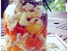 Fot. Brenia, Sezonowe warzywa kiszone na ostro