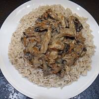 Ryż z kurczakiem w jogurtowo-pieczarkowym sosie