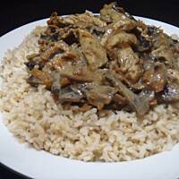 Ryż z kurczakiem w jogurtowo-pieczarkowym sosie