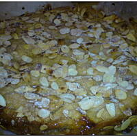 Szarlotka z prażonymi migdałami