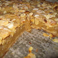 Szarlotka z prażonymi migdałami