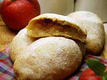 Fot. APM, Drożdżówki z jabłkiem