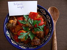 Fot. BernadettaP, Potrawka z dziczyzny z warzywami