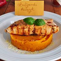 Cytrynowy łosoś na pikantnym puree z dyni