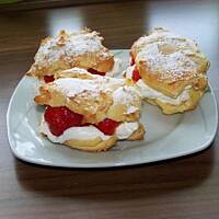 Ptysie z owocami i smietana (dietetyczne)