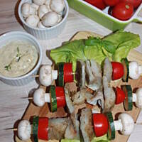 Szaszłyki rybne z sosem musztardowym