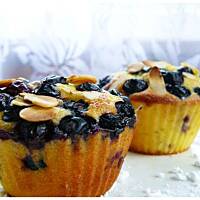 Borówkowe z chrupiącymi migdałami