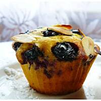 Borówkowe z chrupiącymi migdałami