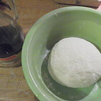 Pizza z bakłażanem i pomidorami