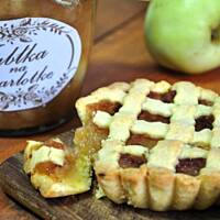 Jabłka na szarlotkę