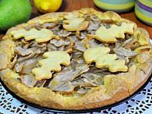 Fot. MIENTA, Tarta z gruszkami i cytrynową śmietanką