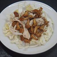 Kurczak z kurkami smażony w białym winie