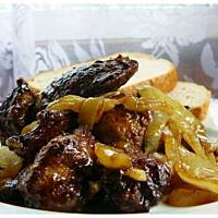 Smażona wątróbka z karmelizowaną cebulą