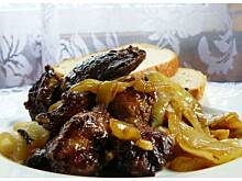 Fot. OstraNaSłodko, Smażona wątróbka z karmelizowaną cebulą