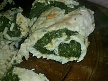 Fot. Wróbelek, rolada z piersi z kurczaka ze szpinakiem  (dieta tzw. wątrobowa)