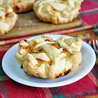 Kruche babeczki z łososiem i trzema serami