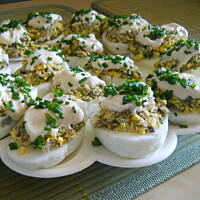 Jajka faszerowane pieczarkami