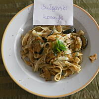 Makaron z miętą w sosie cukiniowym