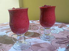 Fot. MonikaMariolka, Koktajl mocno malinowy