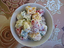 Fot. MonikaMariolka, Sałatka z papryką czerwoną, zieloną, żółtą i z pomidorkami koktajlowymi