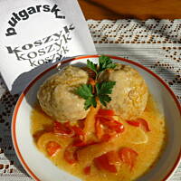 Pulpety w papryce, pomidorach i śmietanie