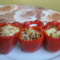 Papryka faszerowana mięsem mielonym - zapiekana w piekarniku