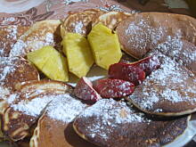 Fot. MonikaMariolka, Placki z jabłkami i świeżym ananasem