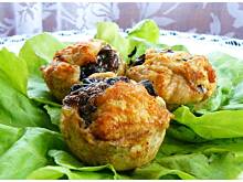 Fot. OstraNaSłodko, Mięsne muffiny z pieczarkową niespodzianką