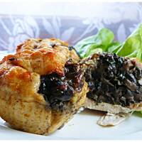 Mięsne muffiny z pieczarkową niespodzianką